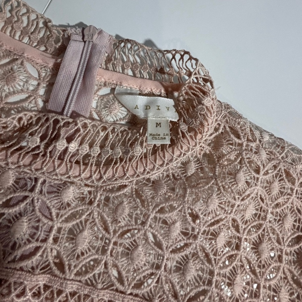 NWOT AdiVa Elegant RoseLace Top Breathable Layered at the Front size Medium - Picture 10 of 11